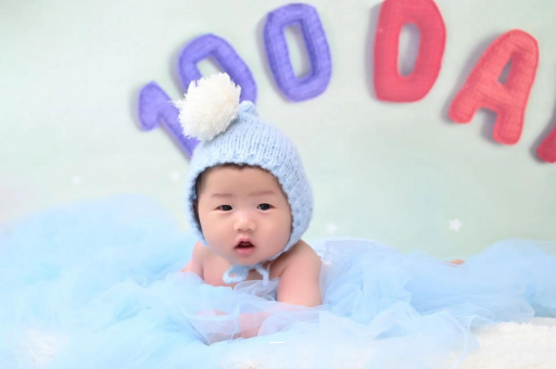 广州借卵试管代怀包男孩6个月宝宝睡觉摇头