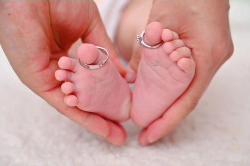 广州借卵试管代怀包男孩宝宝睡觉头上都是汗 广州借卵试管代怀包男孩宝宝睡觉头上都是汗